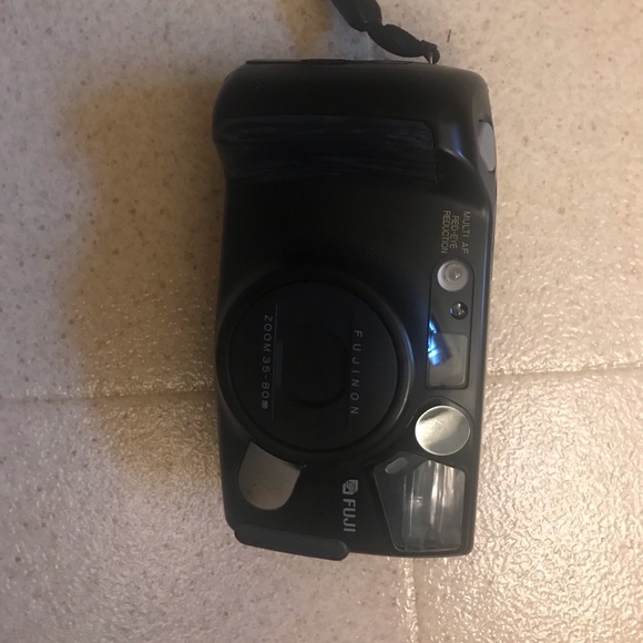 Vintage Fuji Zoom Compact Camera. With manual, strap and a case - Picture 1 of 10
